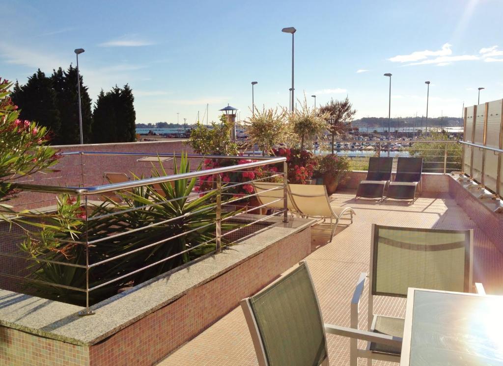 Apartamentos Puerto Basella Villanueva De Arosa Rum bild