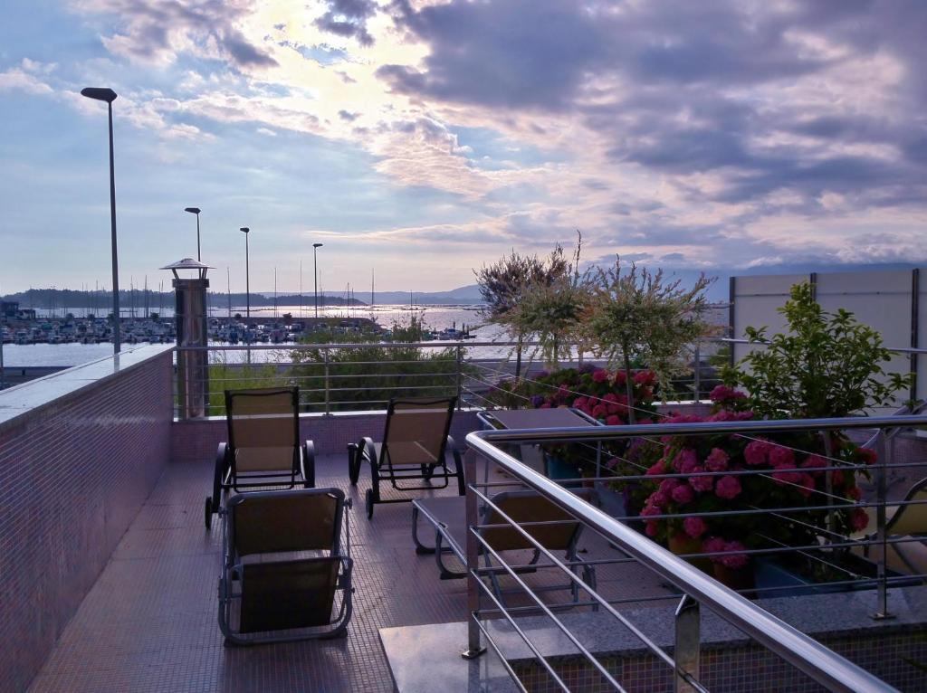 Apartamentos Puerto Basella Villanueva De Arosa Rum bild