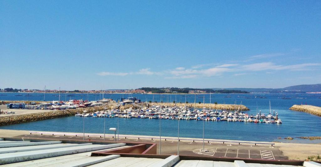 Apartamentos Puerto Basella Villanueva De Arosa Rum bild