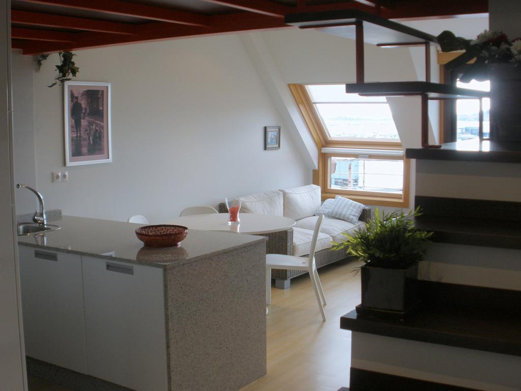Apartamentos Puerto Basella Villanueva De Arosa Rum bild
